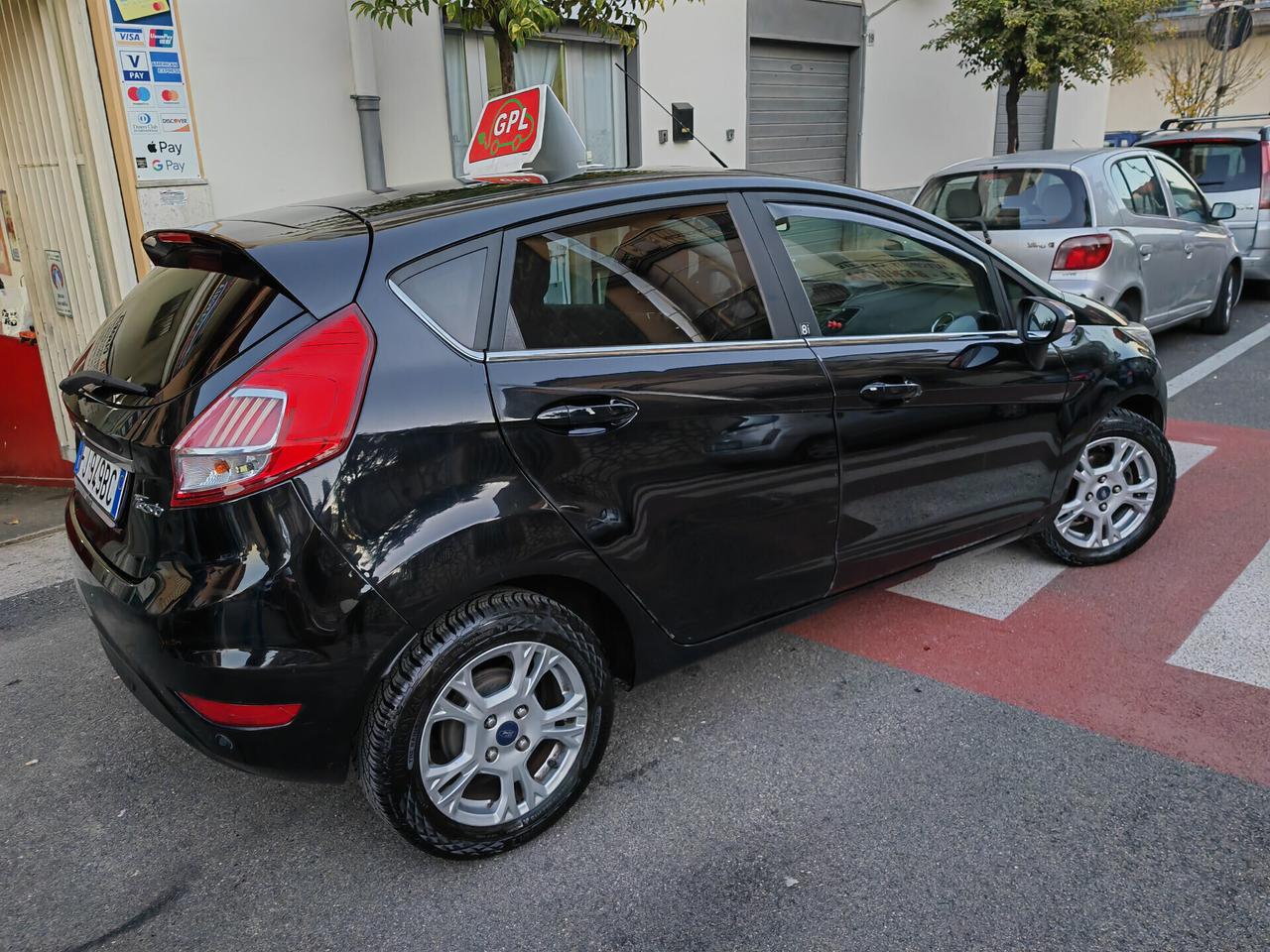 FORD FIESTA 1.4 GPL CV95 KW70 BLACK E WHITE EDITION