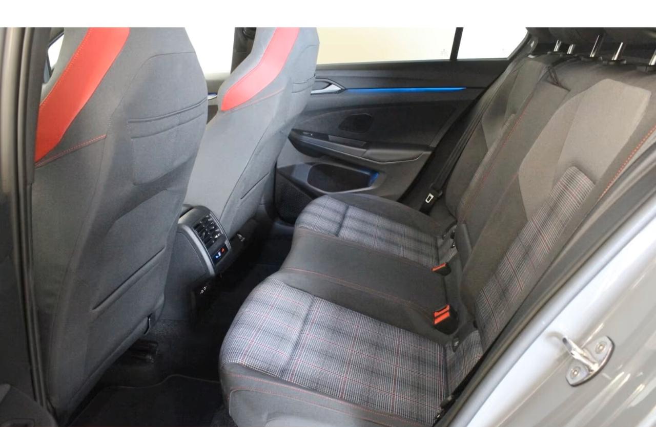 Volkswagen Golf GTI 2.0 TSI DSG 8.5 Black Style 19 AHK TETTO