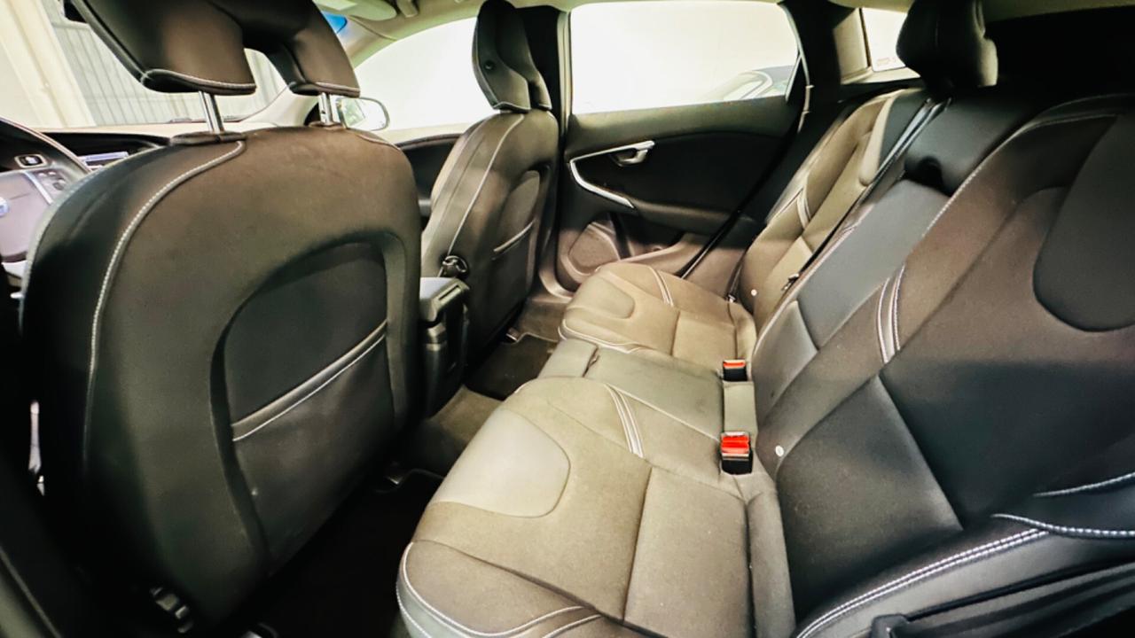 Volvo V40 D2 1.6 diesel (anche per neopatentati)