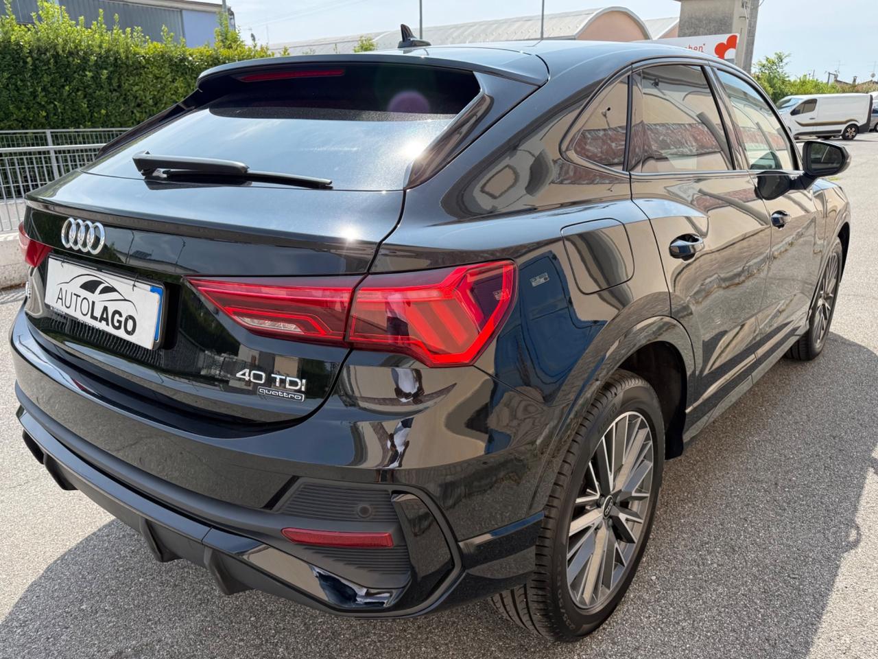 Audi Q3 SPB 40 TDI quattro S tronic S Line Identity Black