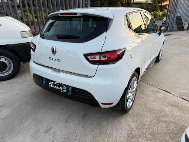 RENAULT Clio dCi 8V 75 CV 5 porte Moschino Life