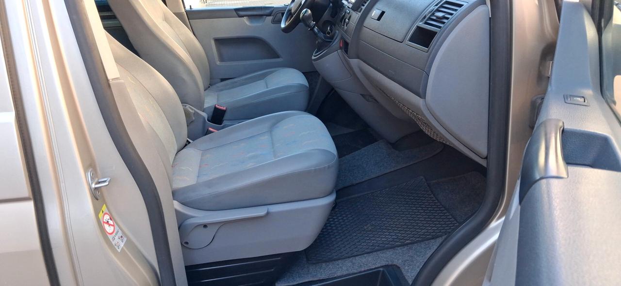 Volkswagen TransporterT5 2.5 TDI 4Motion Comfortline N1 6posti