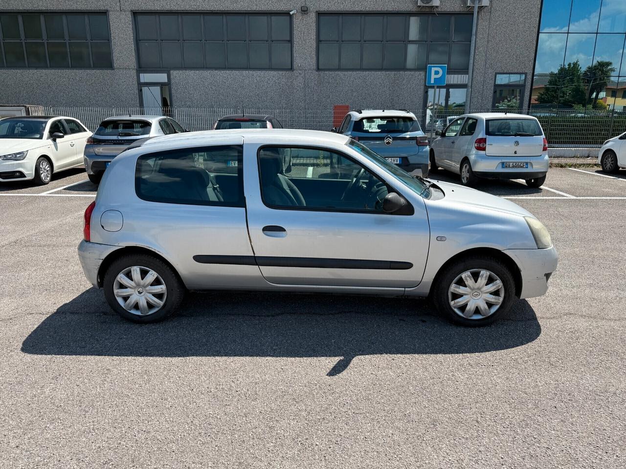 Renault Clio 1.2 16V 3 porte Dynamique