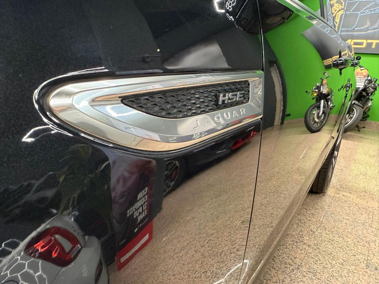 Jaguar E-Pace 2.0D 180 CV AWD aut. R-Dynamic HSE