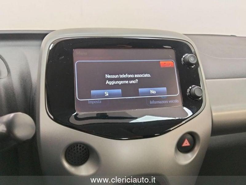 Toyota Aygo 1.0 VVT-i 69 CV 5 porte x-play MMT