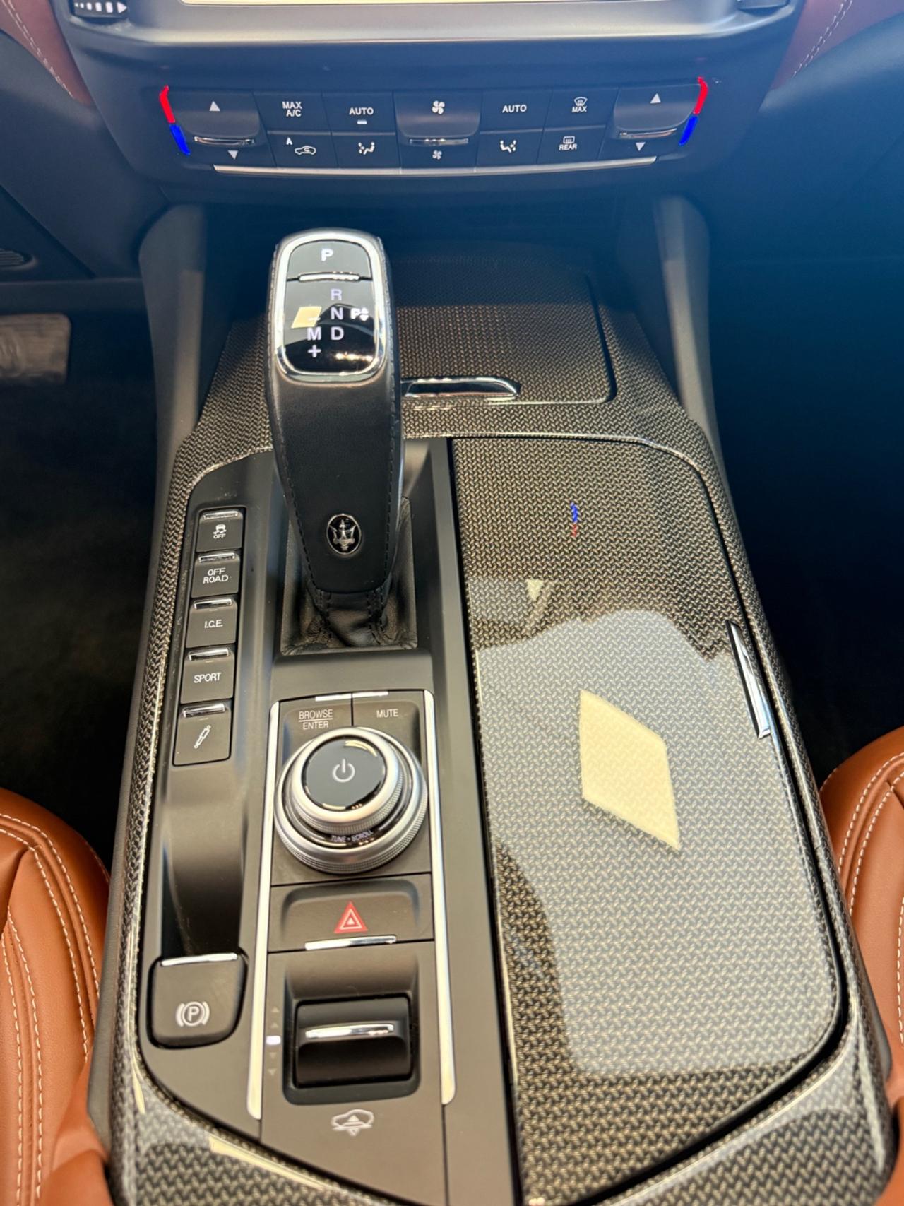 Maserati Levante Granlusso 250 auto TETTO APRIBIE APPLE CARPLAY,TELECAMERA,NAVI,KM CERTIFICATI ITALIA