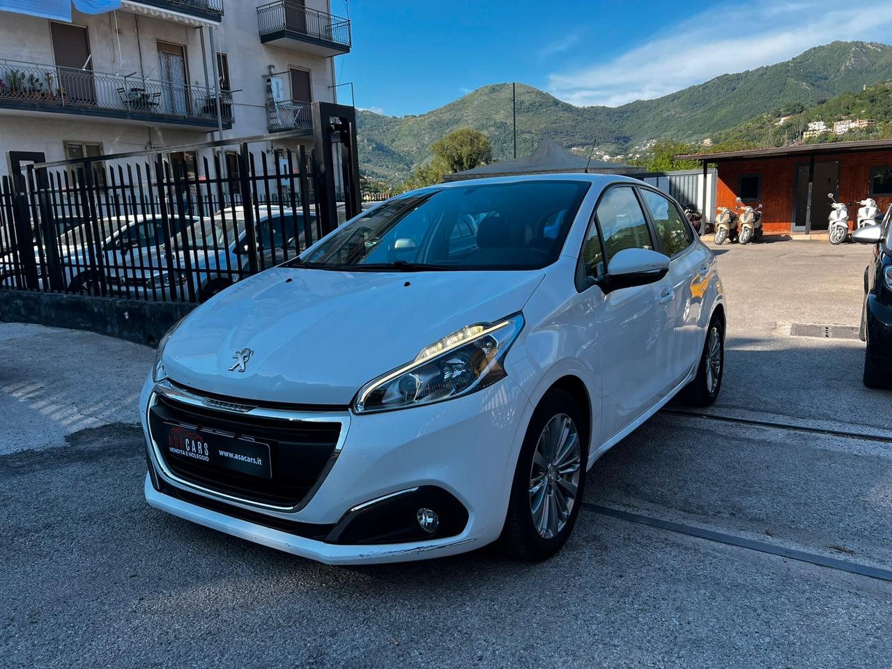 Peugeot 208 BlueHDi 75 5 porte Allure