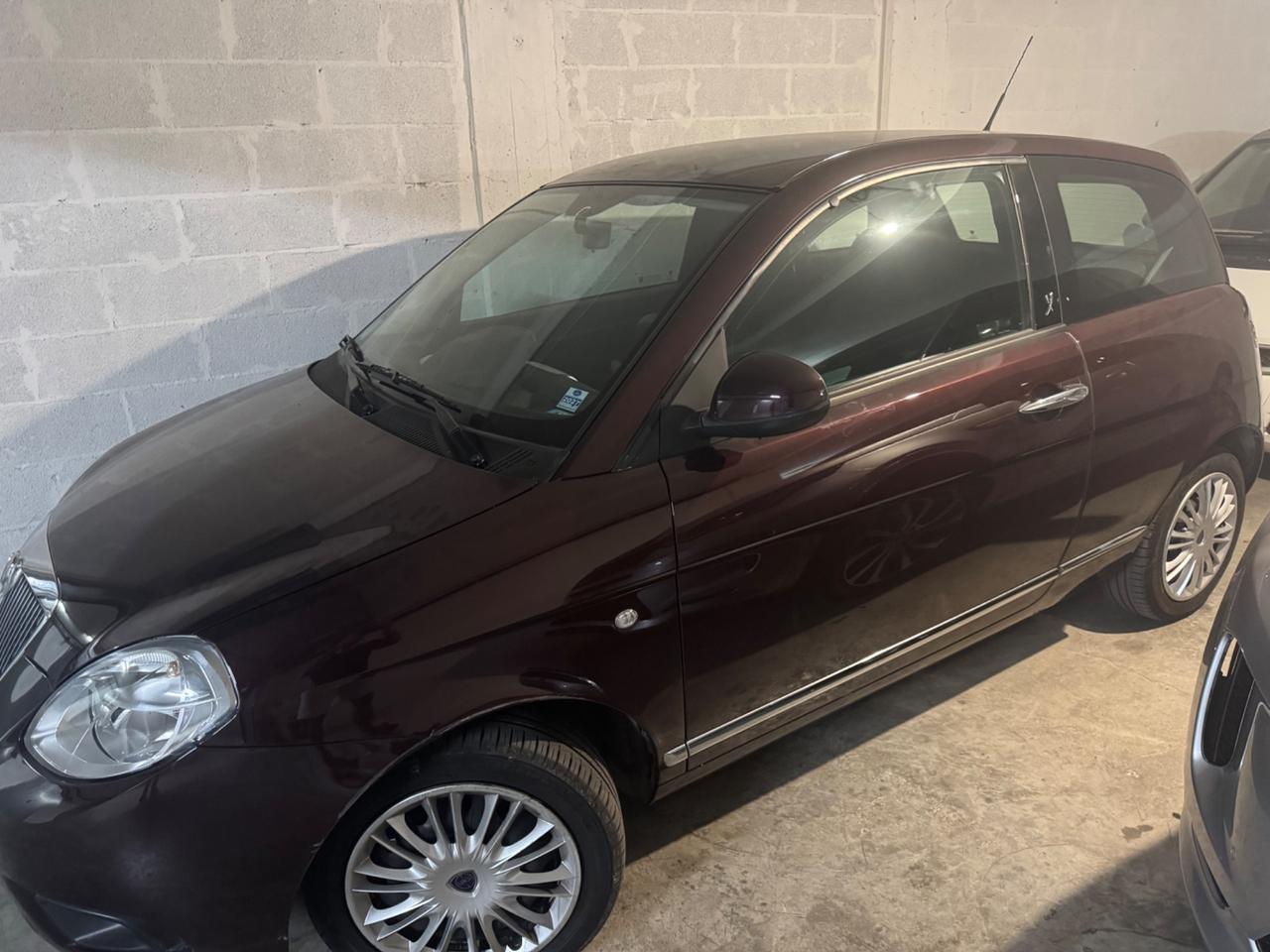 Lancia Ypsilon 1.2 69 CV Platinum introvabile