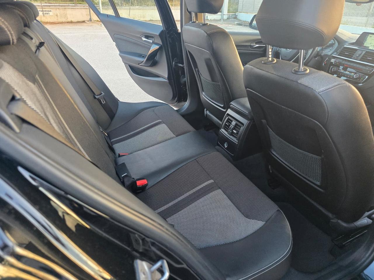 Bmw 116d 5p. Urban