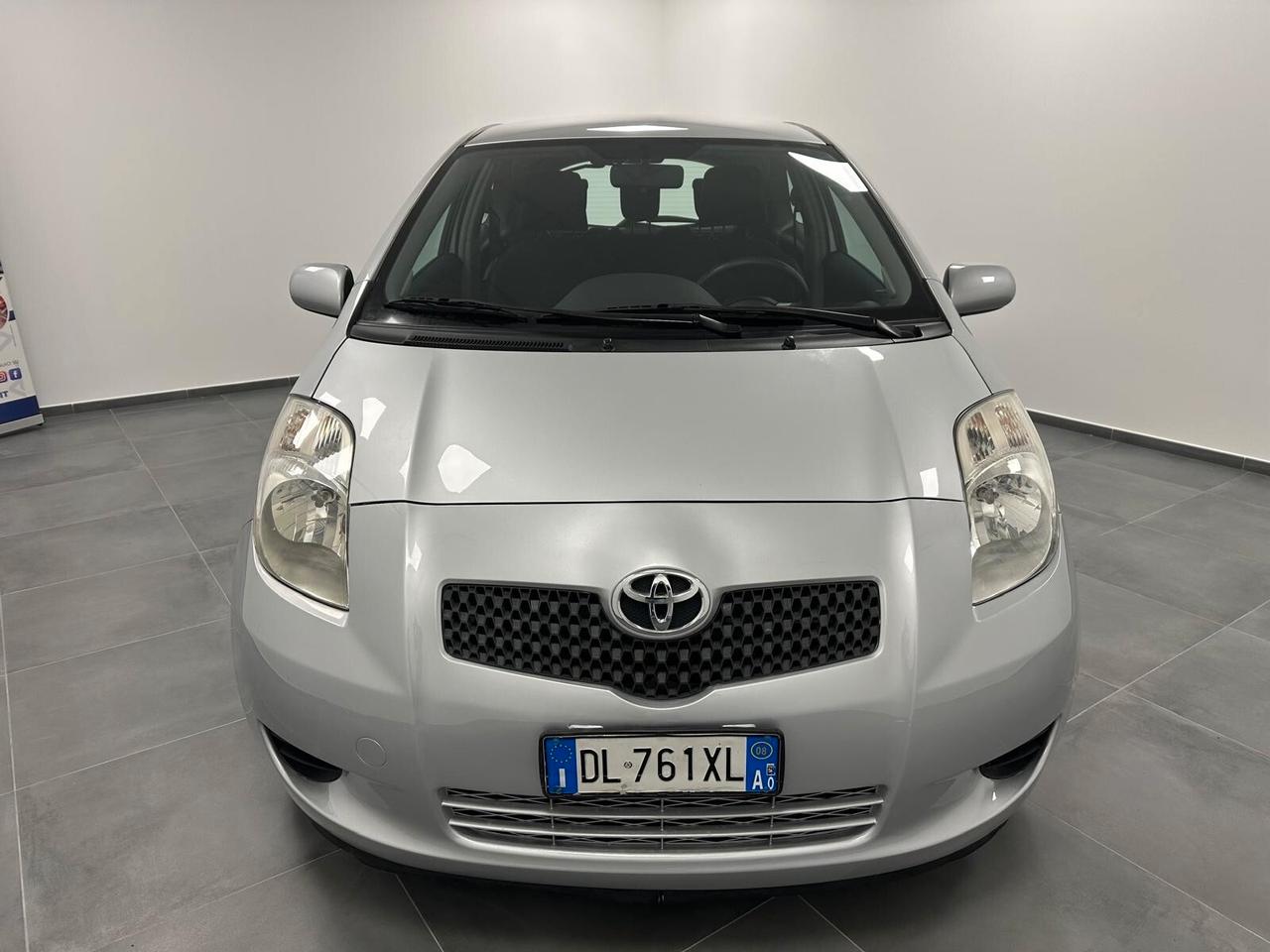 Toyota Yaris 1.0 3 porte - Neopatentati