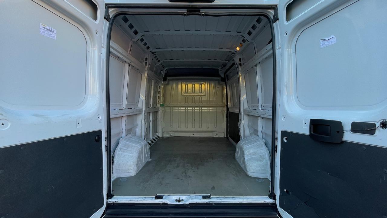FIAT DUCATO MAXI 2.2 MJT PASSO CORTO 140CV - TELECAMERA POSTERIORE, CARPLAY, NEOPATENTATI