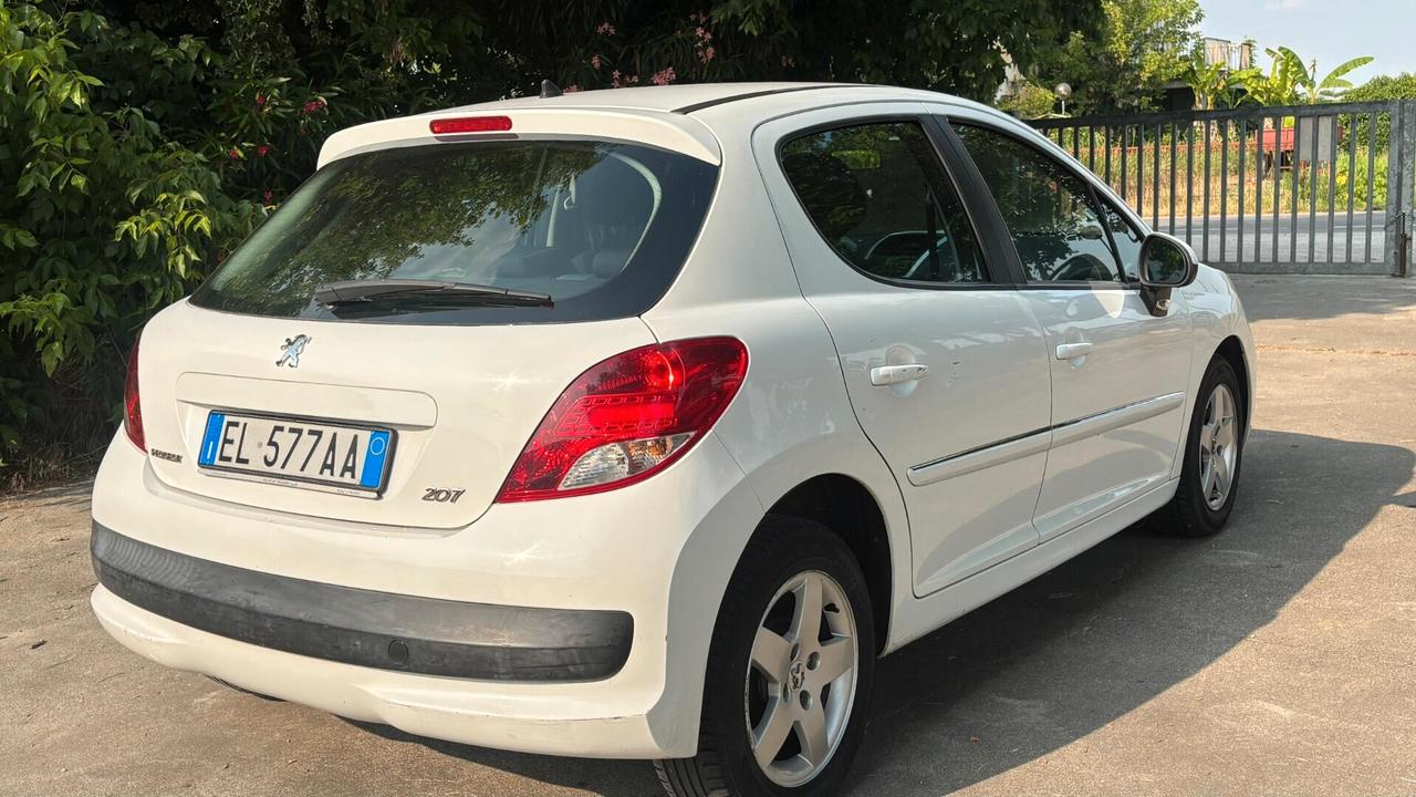 Peugeot 207 1.4 diesel 70CV 5p.ottima per nuovi patentati
