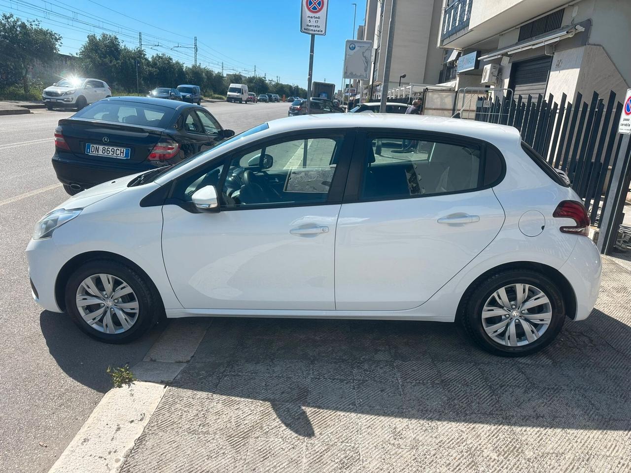 Peugeot 208 1.4 HDi 68 CV 5 porte Access