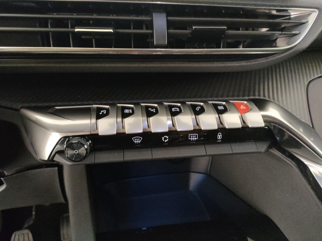 PEUGEOT 5008 1.2 puretech t Allure Pack 130cv (7 Posti)