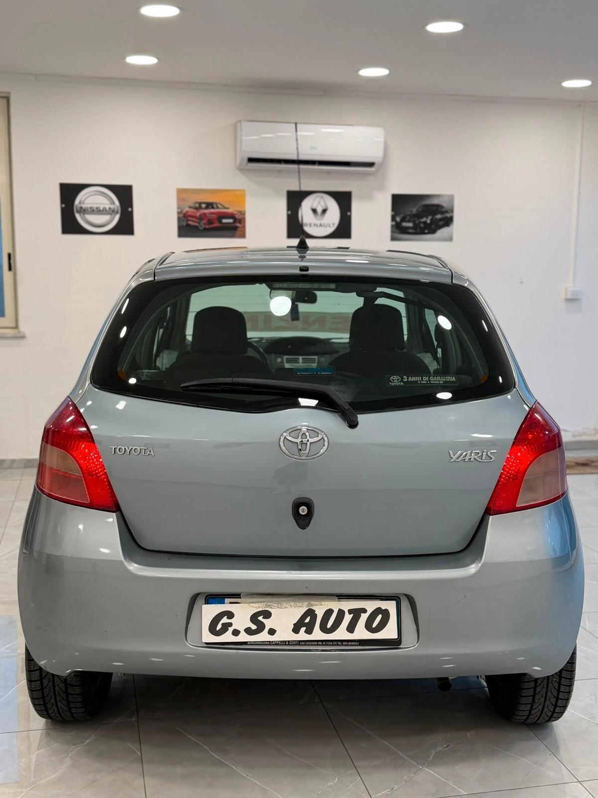 Toyota Yaris 1.0 5 porte Sol