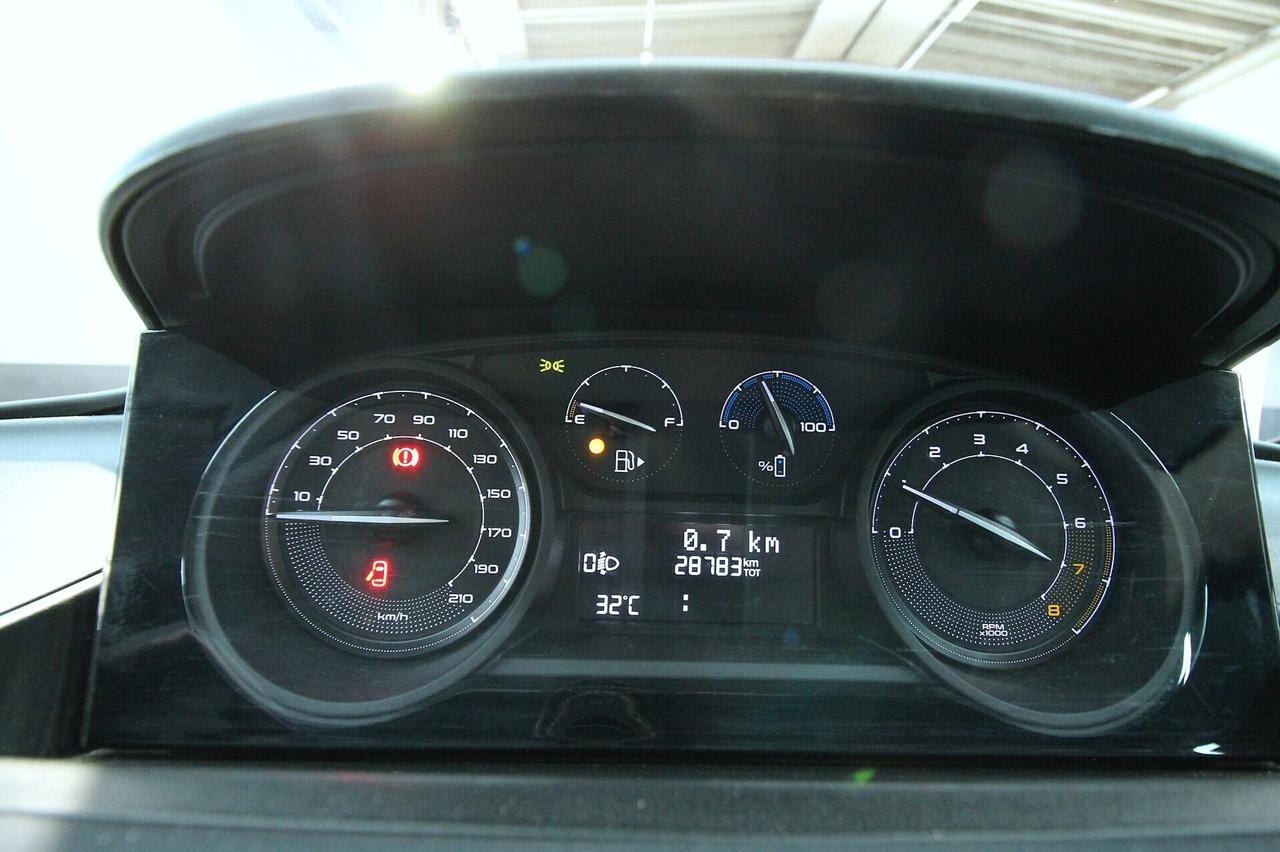 LANCIA YPSILON 1.0 70 CV HYBRID GOLD