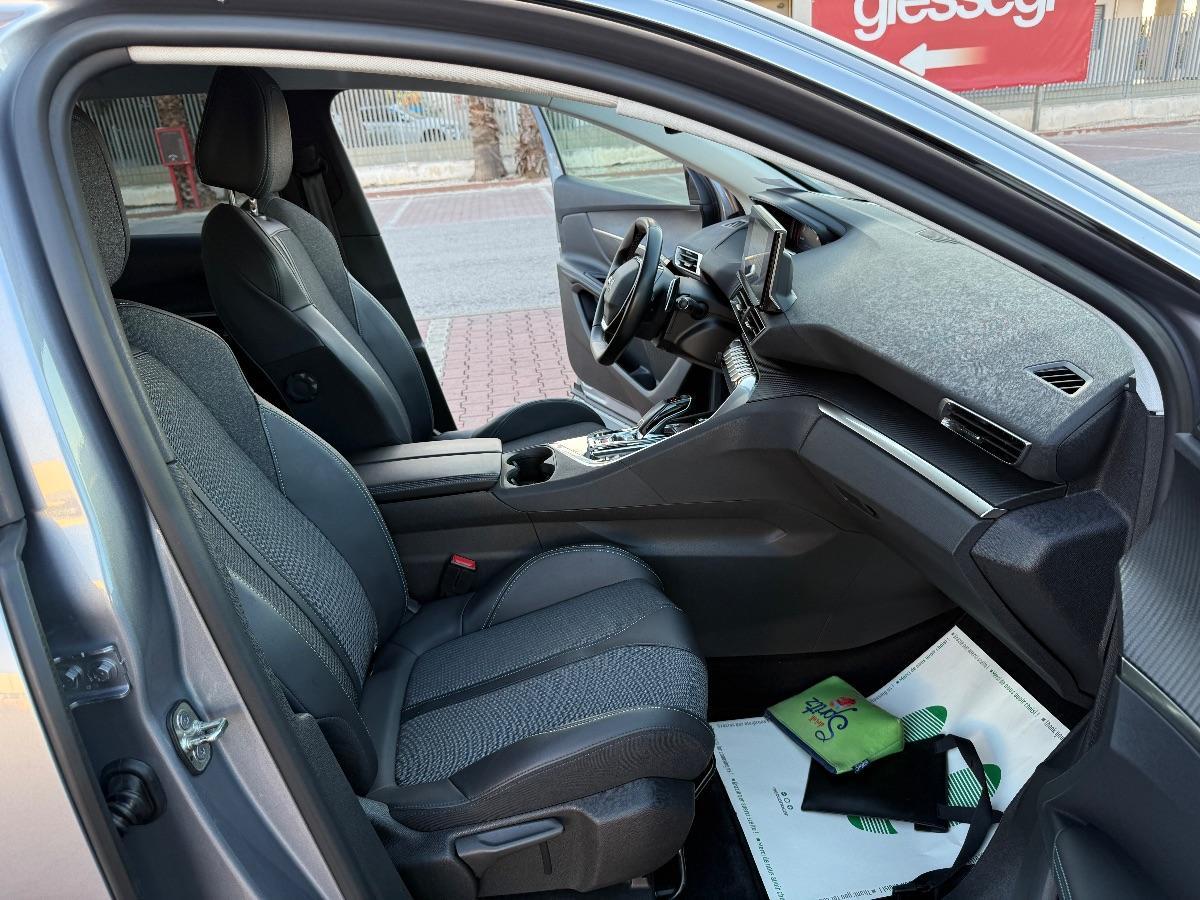 PEUGEOT - 3008 - BlueHDi 130 EAT8 S&S Allure