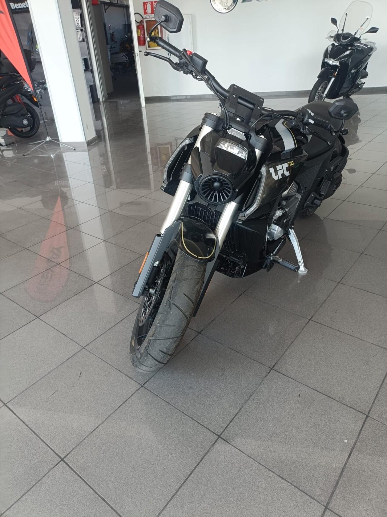 Benda Motorcycles LFC 700
