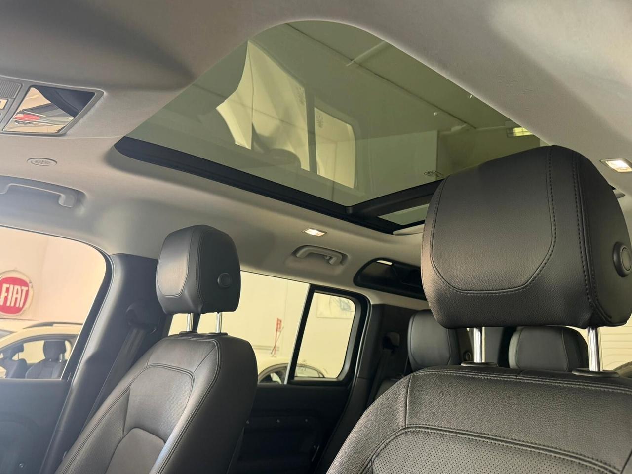 Land Rover Defender 110 3.0D I6 200 CV AWD Auto SE