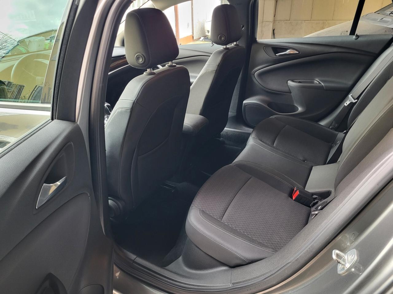 Opel Astra 1.6 CDTi 136CV Sports Tourer AUTOMATICA