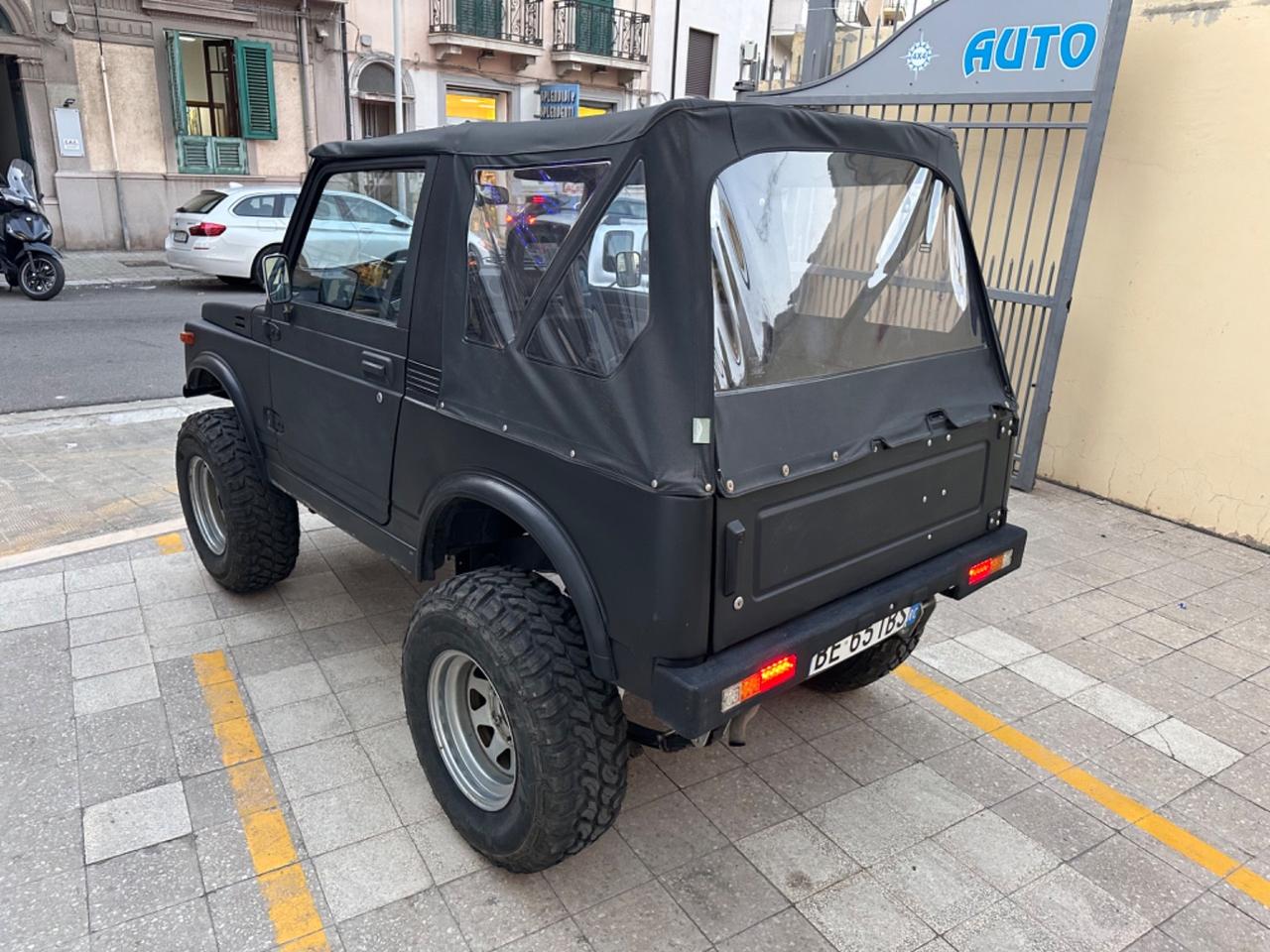 Suzuki SJ Samurai SJ410 Berlina Sport