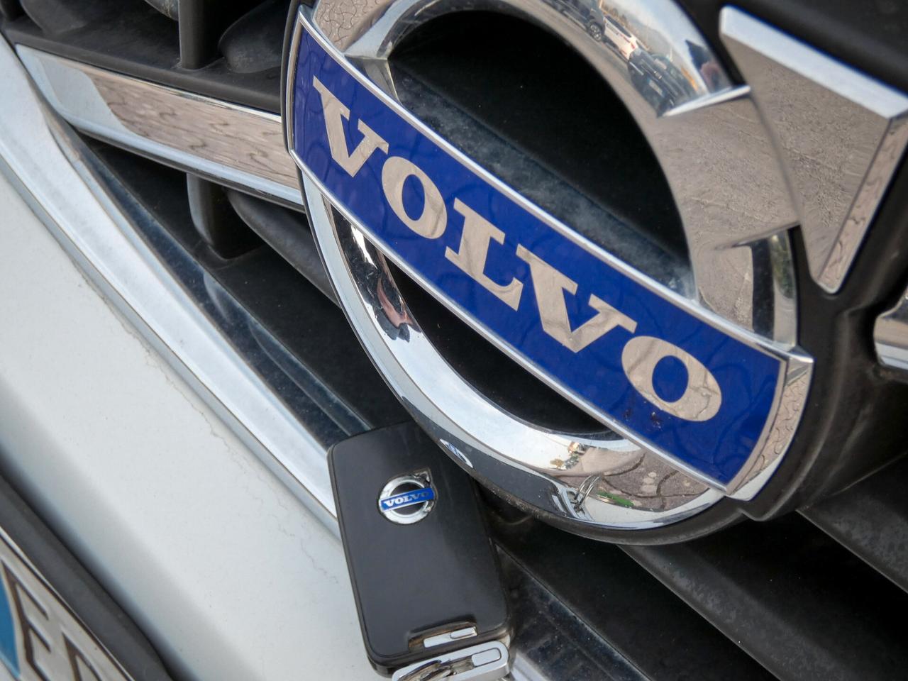 Volvo XC 60 XC60 2.4 D 175 CV FWD Geartronic Kinetic