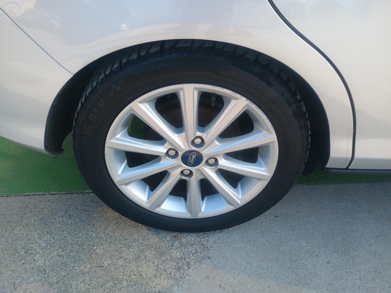 Ford B-Max 1.4 90 CV GPL NEOPATENTATI