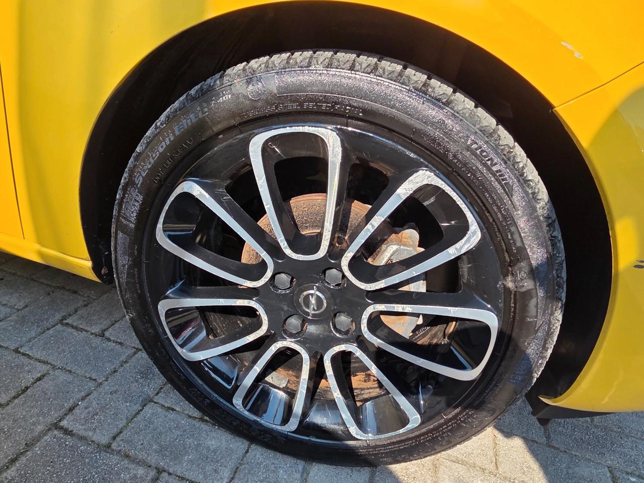 Opel Adam 1.4 87 CV GPL Tech VR/46 Limited Edition