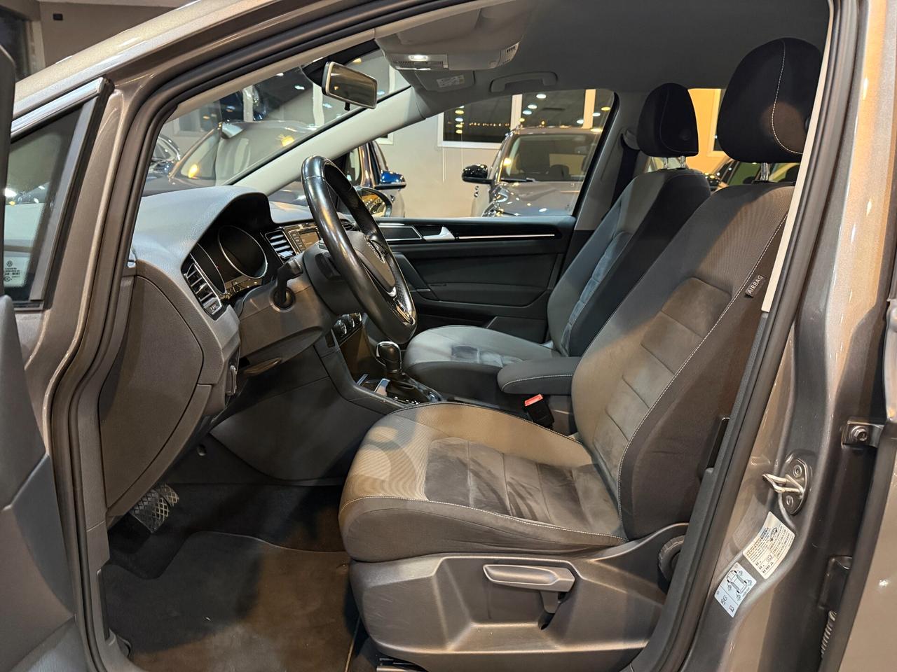 Volkswagen Golf Sportsvan 1.4 tsi R-LINE 125cv AUTO !