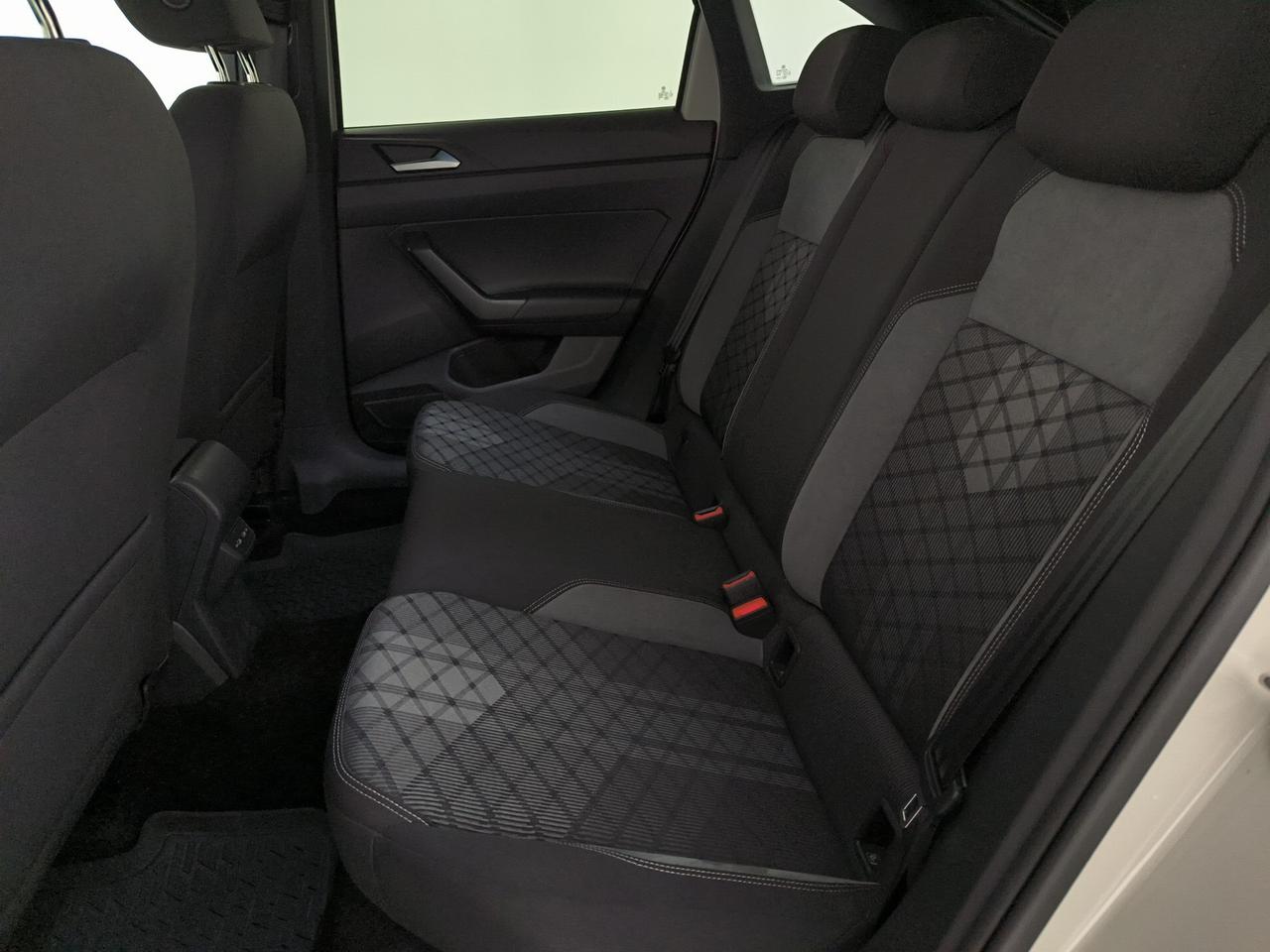 Volkswagen Taigo 1.0 tsi r-line 110cv