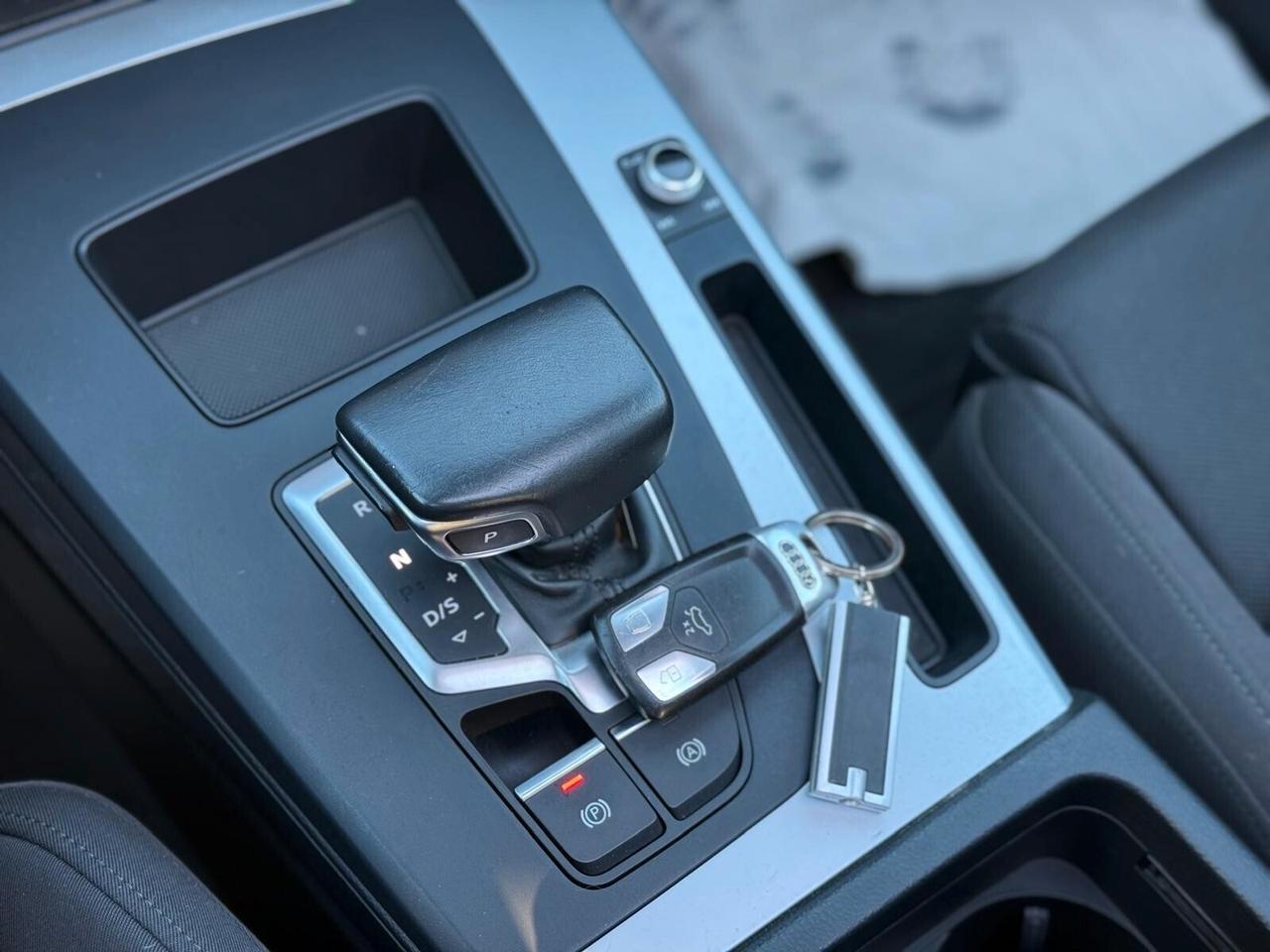 Q5 SPB 40 TDI 204cv quattro S-Line + Tetto + Daytona Grey