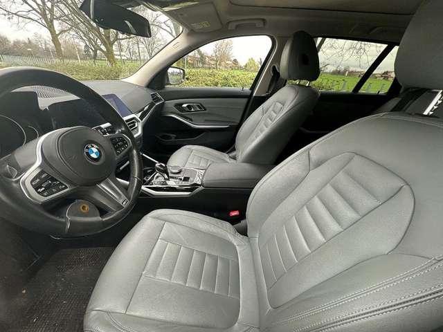 BMW 320 d Touring Business Advantage