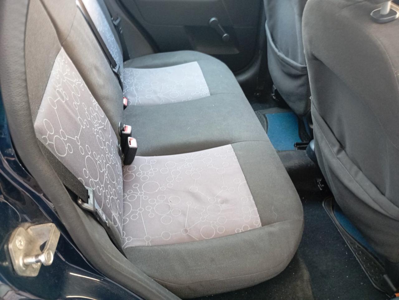 Ford Fiesta -Buona neopatentati-2007