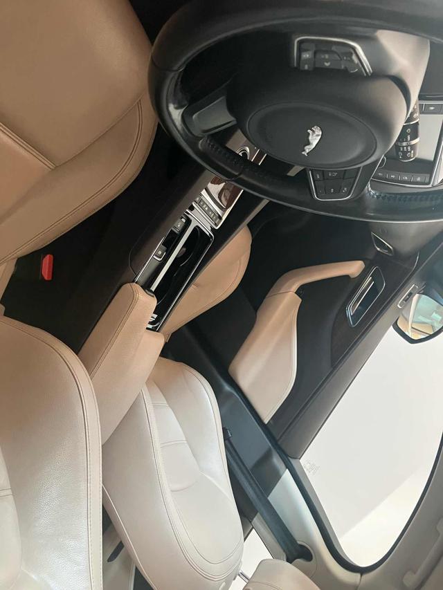 JAGUAR F-Pace 2.0 D 180 CV AWD aut. Prestige