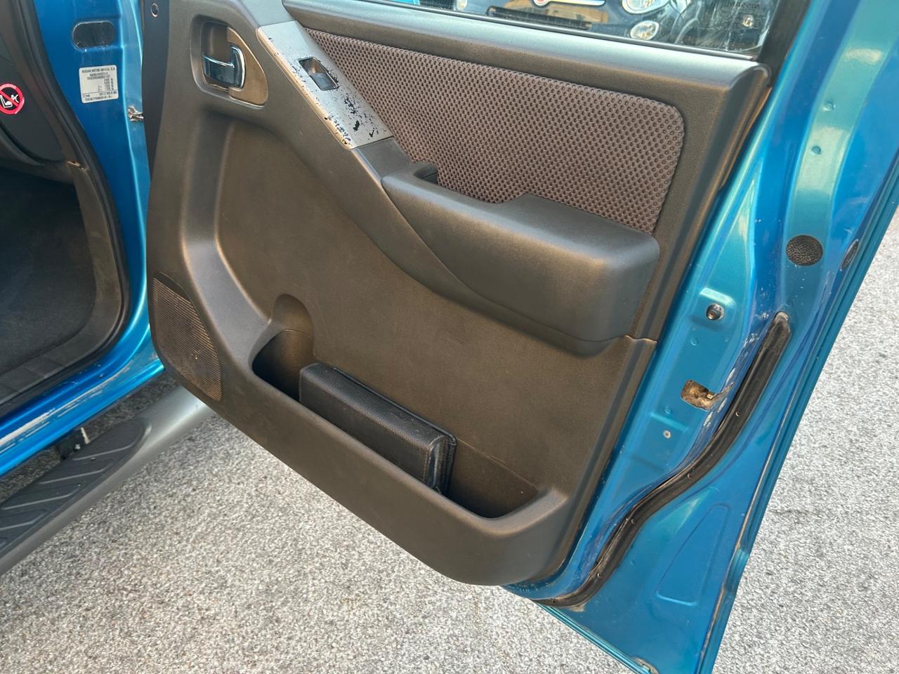 Nissan Navara 2.5 dCi 4 porte Doppia Cabina 4X4