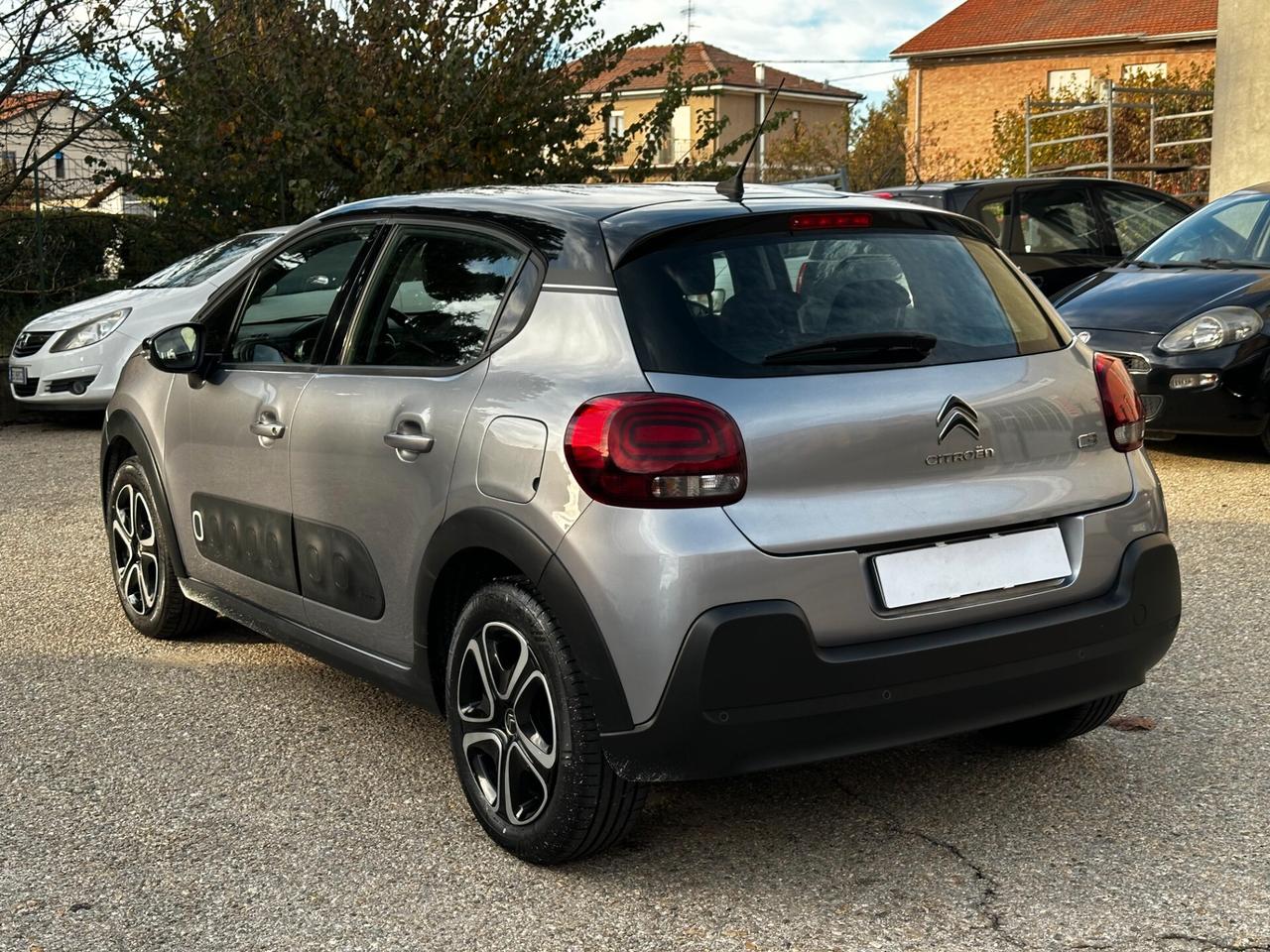 Citroen C3 PureTech 82 Shine "NEOPATENTATI"