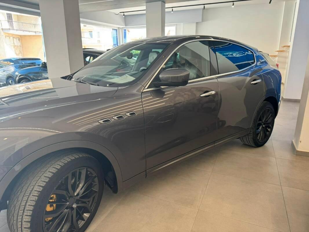 Maserati Levante 3.0 V6 Gransport 275cv auto