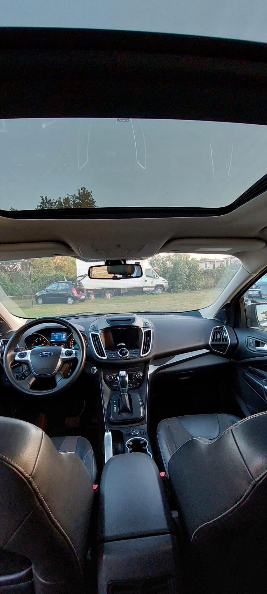 Ford Kuga 2.0 TDCI 150 CV S&S 4WD Powershift Titanium