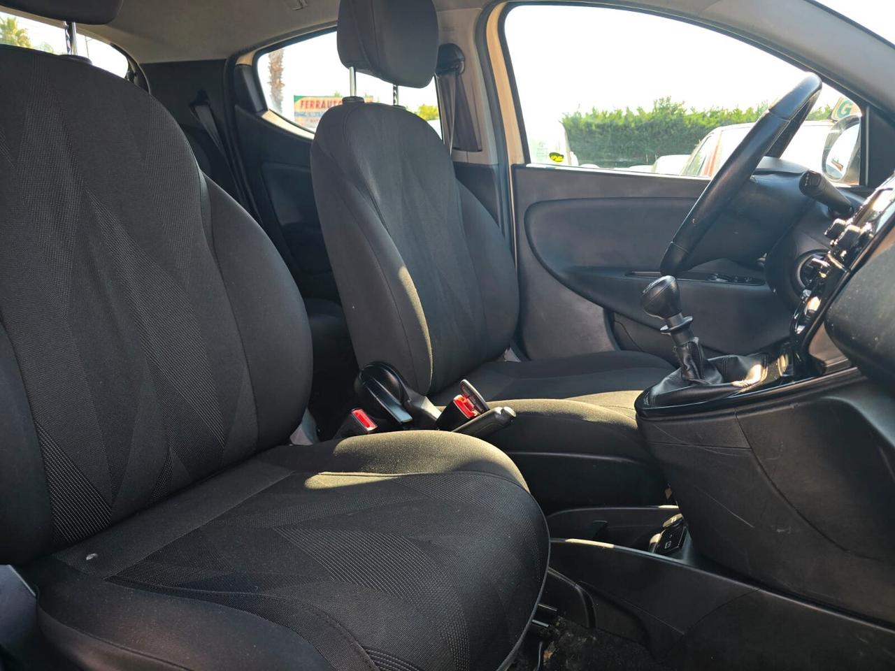 LANCIA Y 1.0 HYBRID 71CV GOLD EDITION