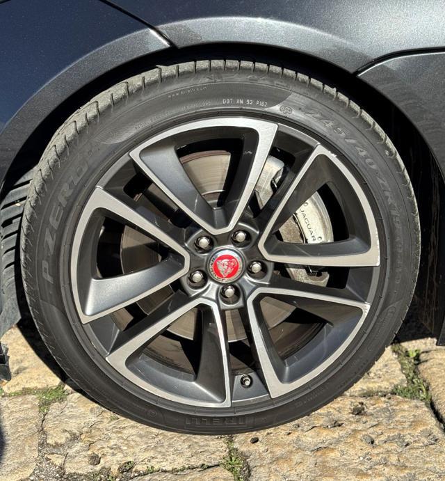 JAGUAR F-Type 2.0i Cabrio R-Dynamic