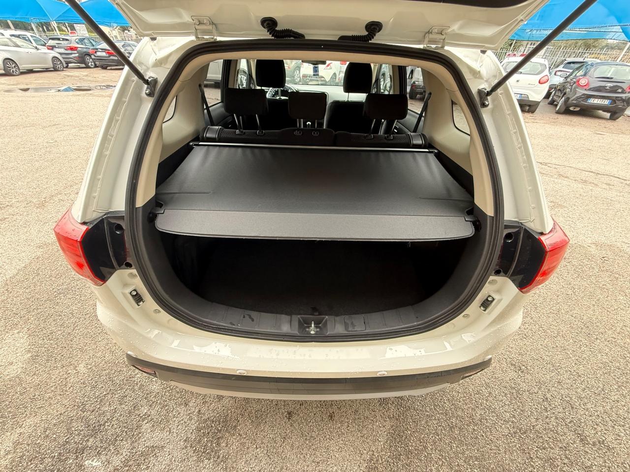 Mitsubishi Outlander 2.0 MIVEC 2WD Intense