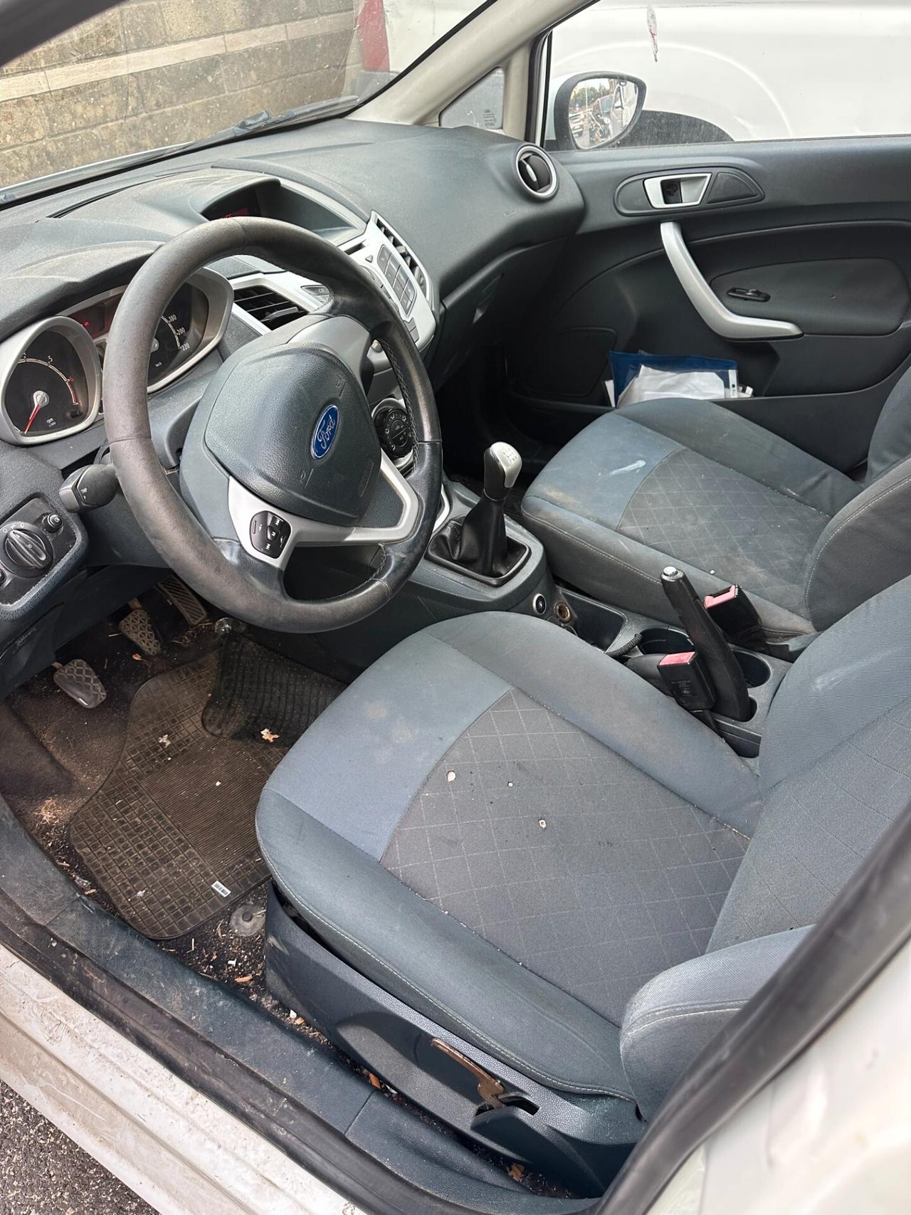 Ford Fiesta 1.4 5 porte Bz.- GPL Titanium