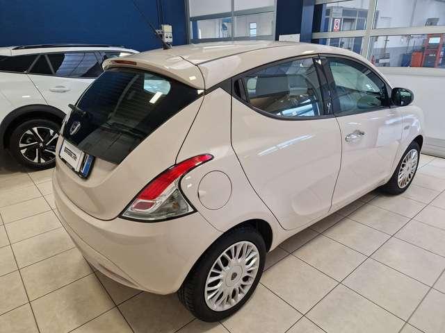 Lancia Ypsilon Ypsilon 1.2 69 CV 5 porte Silver