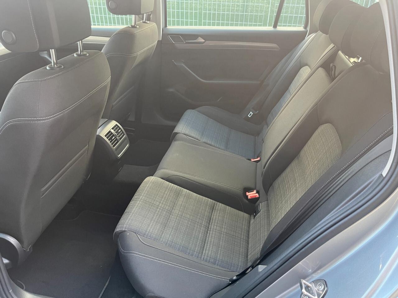 Volkswagen Passat Variant 2.0 TDI SCR EVO DSG Business 04/2021