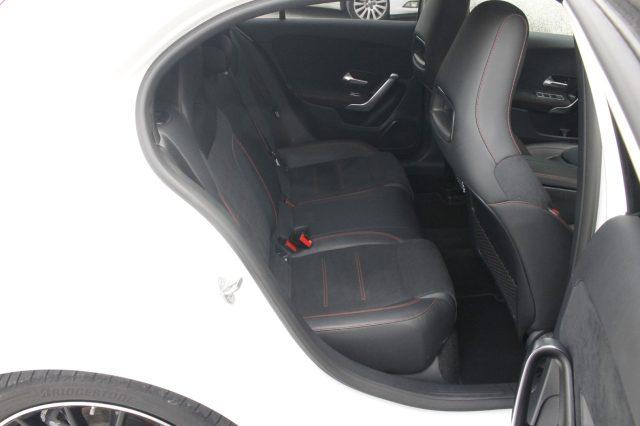 MERCEDES-BENZ A 180 dAutomatic AMGLine Premium Night Edition Uniprop.