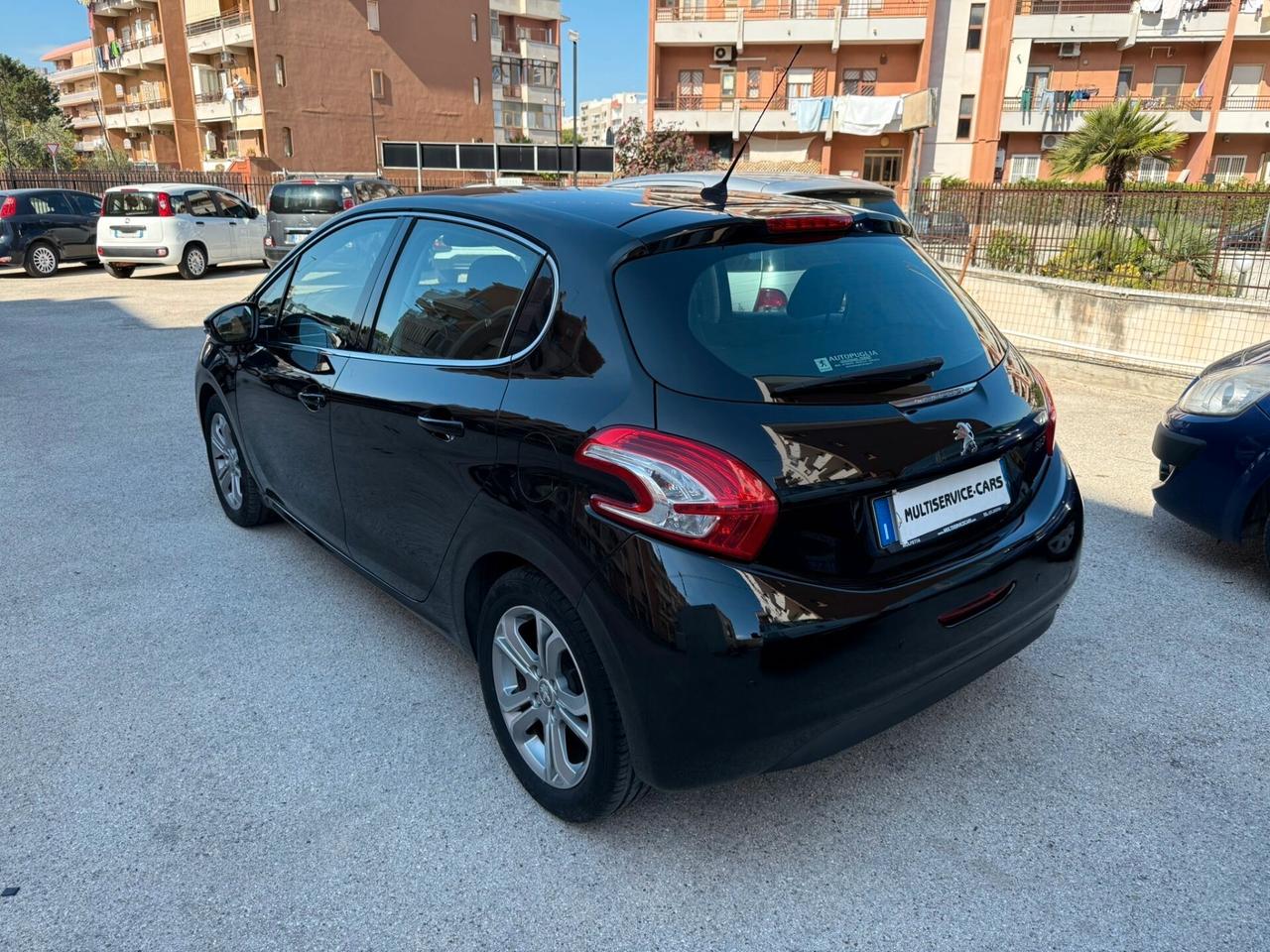 Peugeot 208 1.4 HDi 68 CV 5 porte Allure