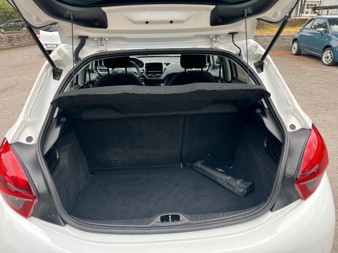 Peugeot 208 PureTech 82 Stop&Start 5 porte Signature