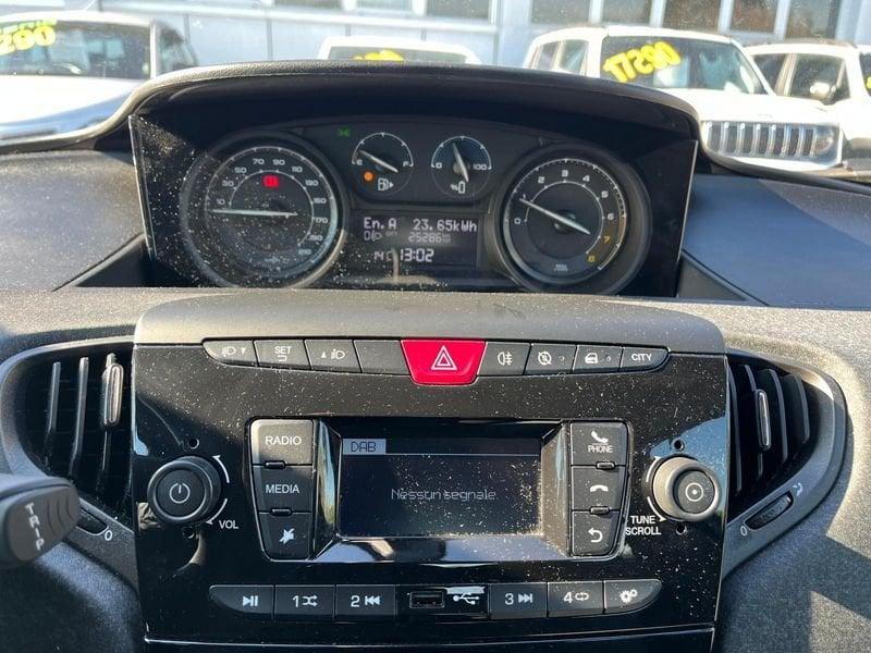 Lancia Ypsilon Ypsilon 1.0 FireFly 5 porte S&S Hybrid Silver