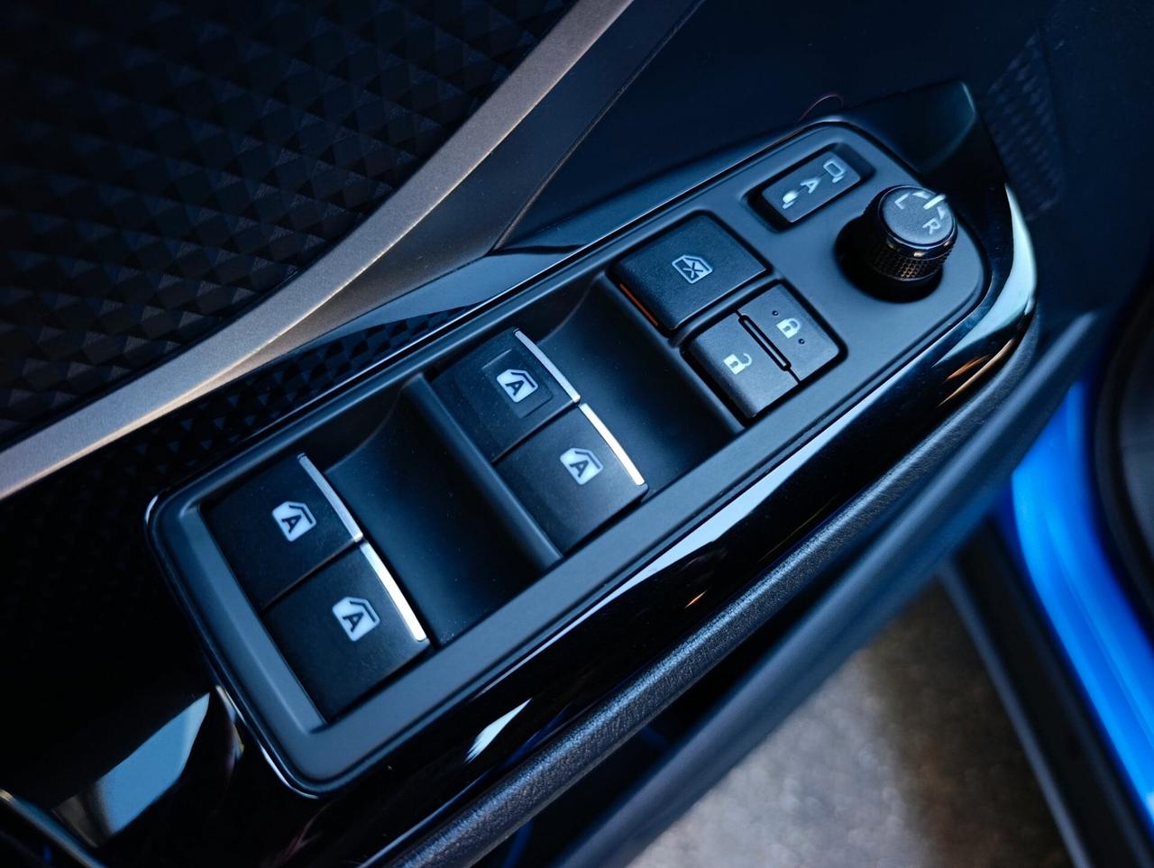 Toyota C-HR 1.8 Hybrid E-CVT Trend tagliandata Toyota