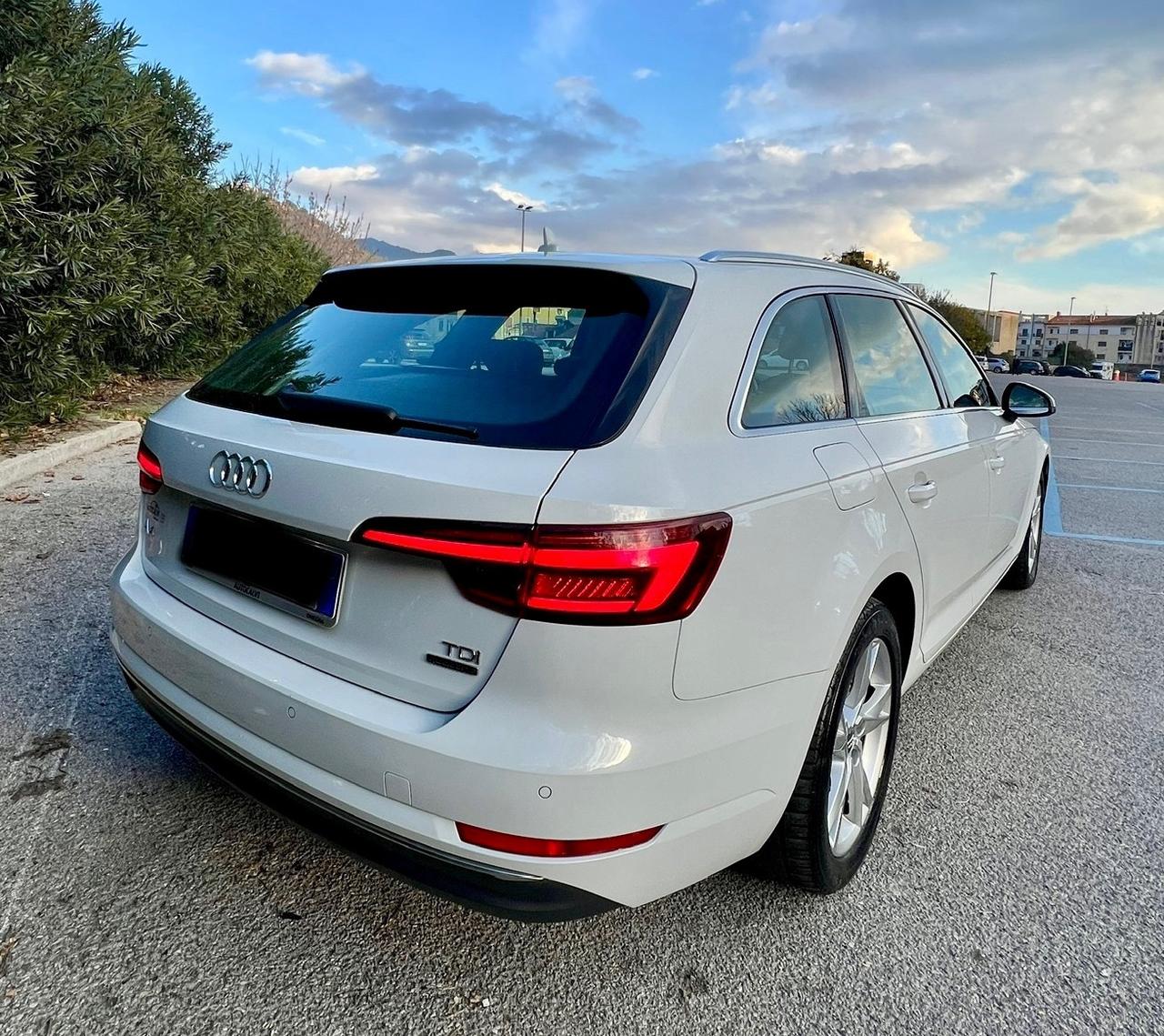 Audi A4 2.0 TDI AVANT Acc.Permute